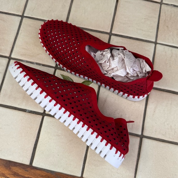 Ilse Jacobsen Tulip Red Slip-On Women's Shoes - Picture 7 of 7